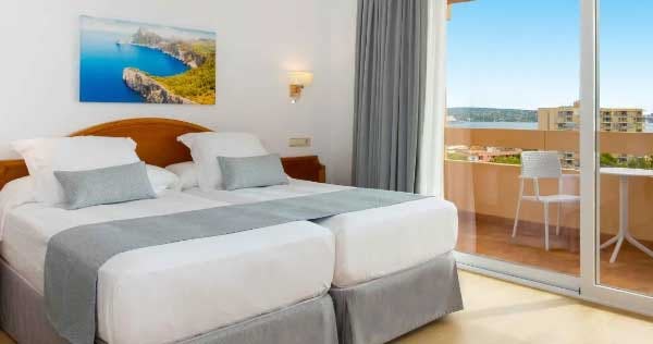 valentin-reina-paguera-superior-double-room-with-sea-view_11451