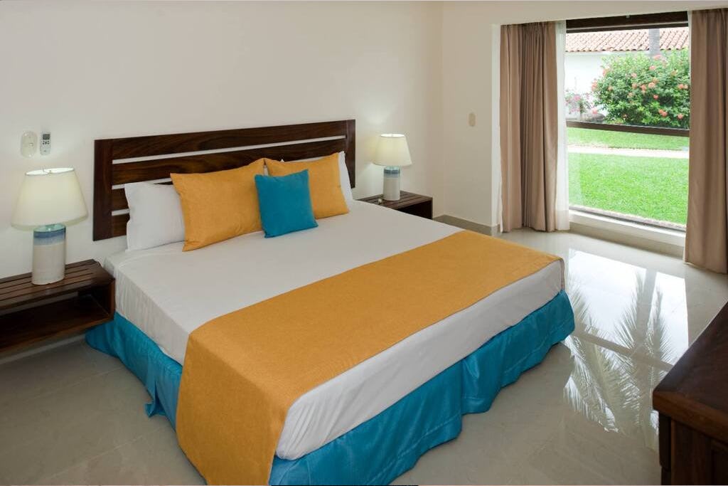 vamar-vallarta-all-inclusive-marina-and-beach-resort-puerto-vallarta-mexico-2-br-villa-01_9249