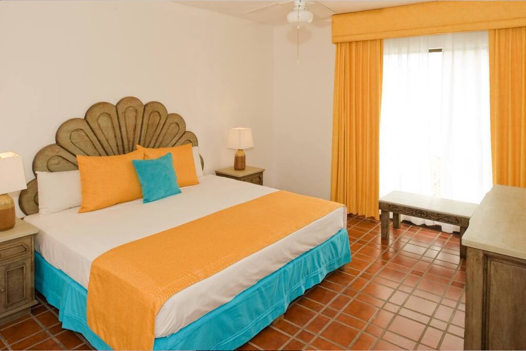 vamar-vallarta-all-inclusive-marina-and-beach-resort-puerto-vallarta-mexico-3-br-villa-suite-01_9249