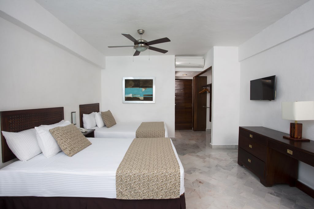 vamar-vallarta-all-inclusive-marina-and-beach-resort-puerto-vallarta-mexico-standard-2-beds-01_9249
