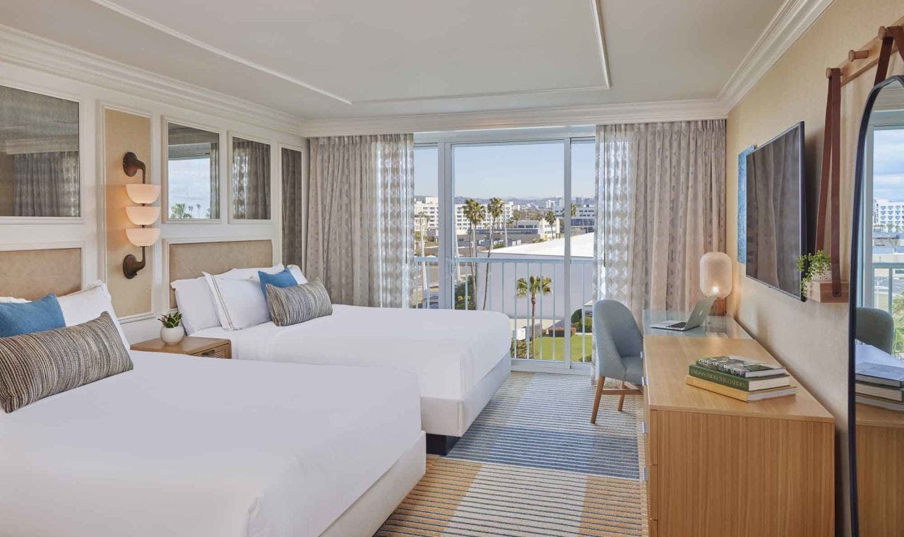 viceroy-santa-monica-los-angeles-usa-pool-view-two-queen-01_597