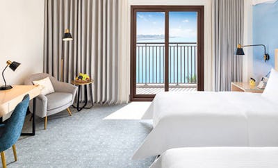 Deluxe Room Sea View Twin