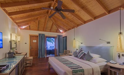 Jacuzzi Beach Villas