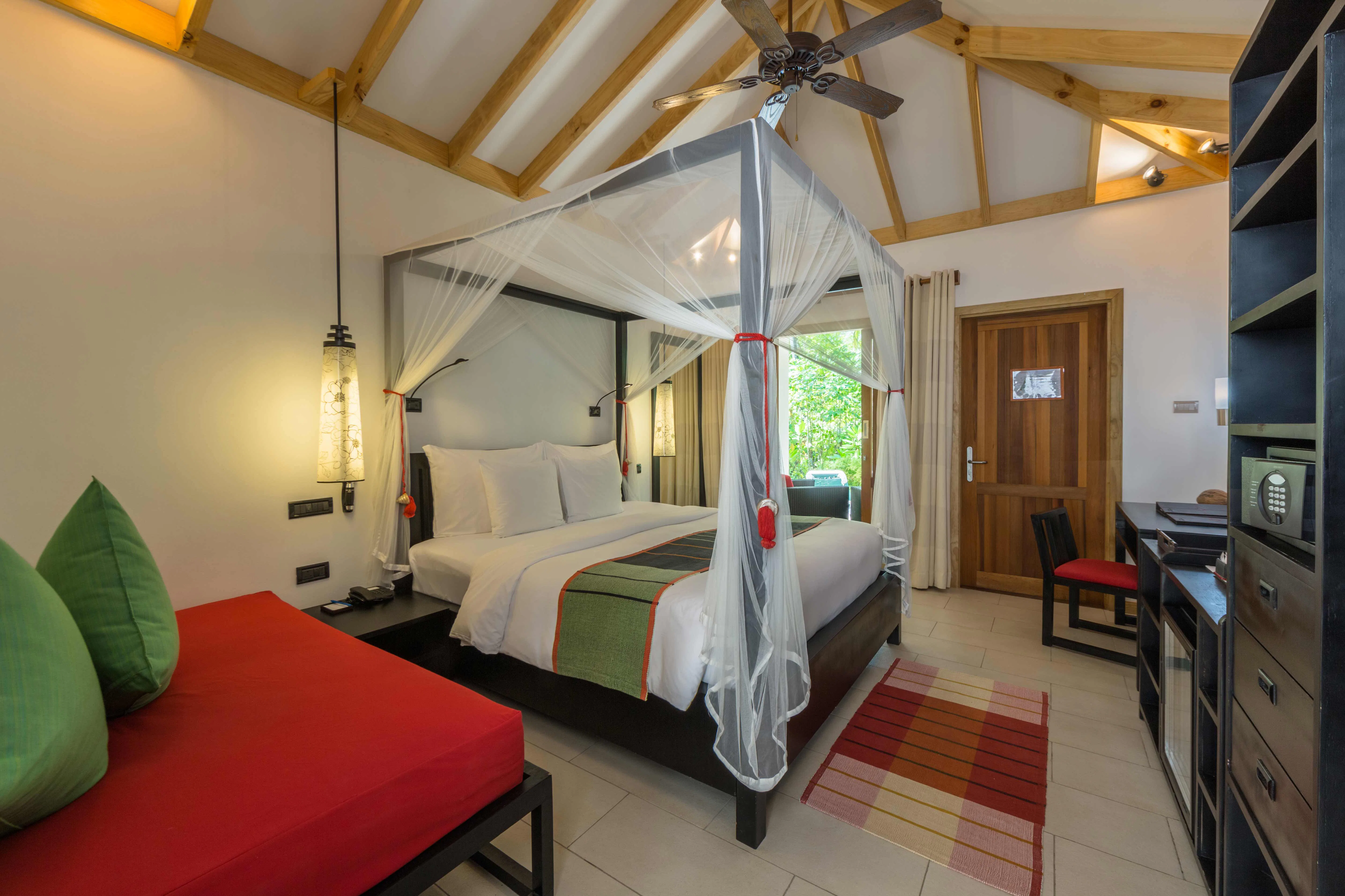 TROPICAL VILLA