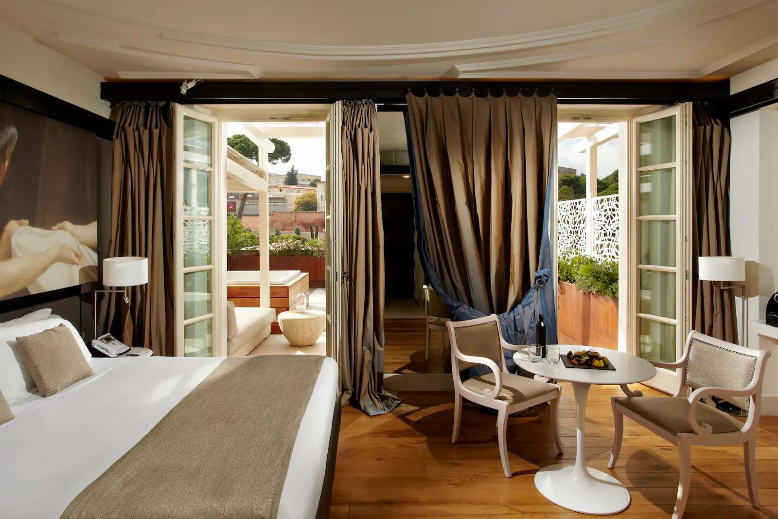 villa-agrippina-gran-melia-rome-italy-supreme-room-private-whirlpool-01_13367