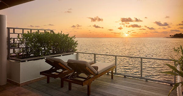 villa-park-sun-island-maldives-sunset-water-villa-02_212