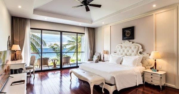 3-Bedroom Sea View Villa