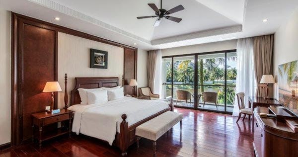 vinpearl-resort-and-spa-phu-quoc-vietnam-3-bedroom-villa-with-lake-view-02_12449