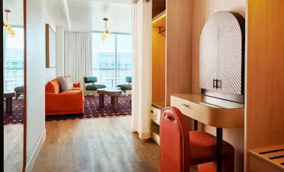 RUBY KING GRAND CHAMBER SUITE