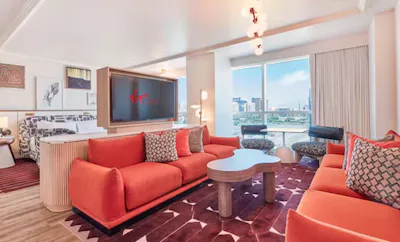 RUBY KING STRIP VIEW CHAMBER SUITE