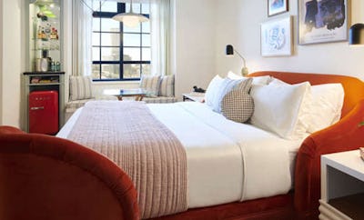 Rooftop Chamber King City View