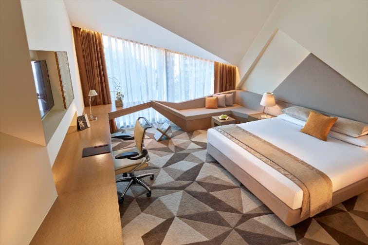 vivanta-by-taj-dwarka-new-delhi-premium-room-airport-view-king-bed_6618