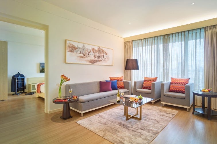 Deluxe Suite City View King Bed