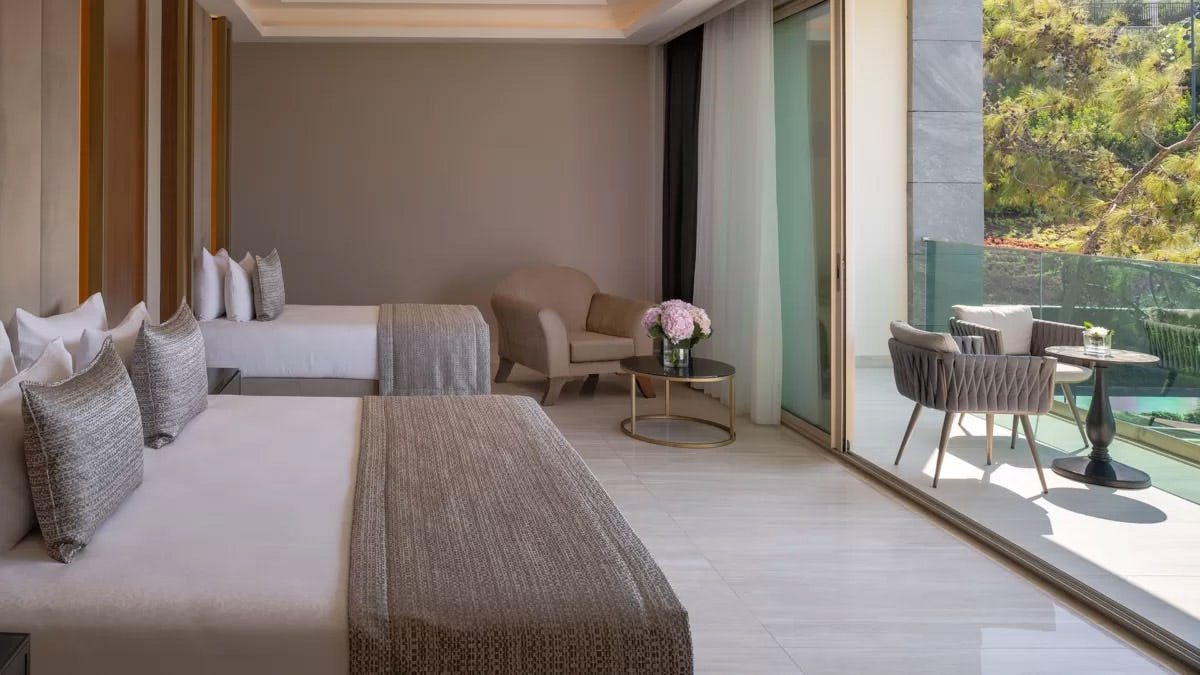 vogue-hotel-bodrum-turkey-corner-deluxe-room_11237