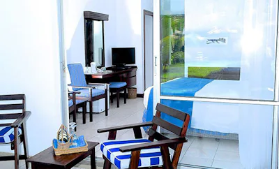 SINGLE GARDEN VIEW CABINS