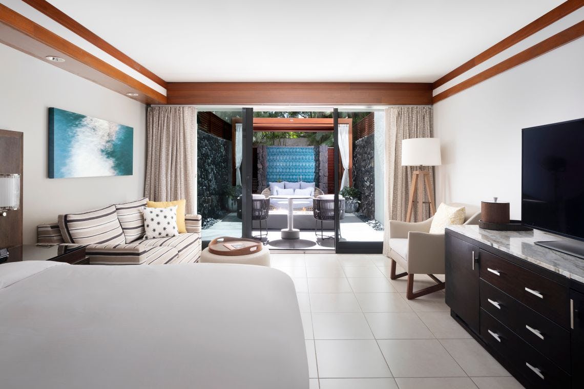 wailea-beach-resort-marriott-maui-sundeck-garden-oasis-room_10292