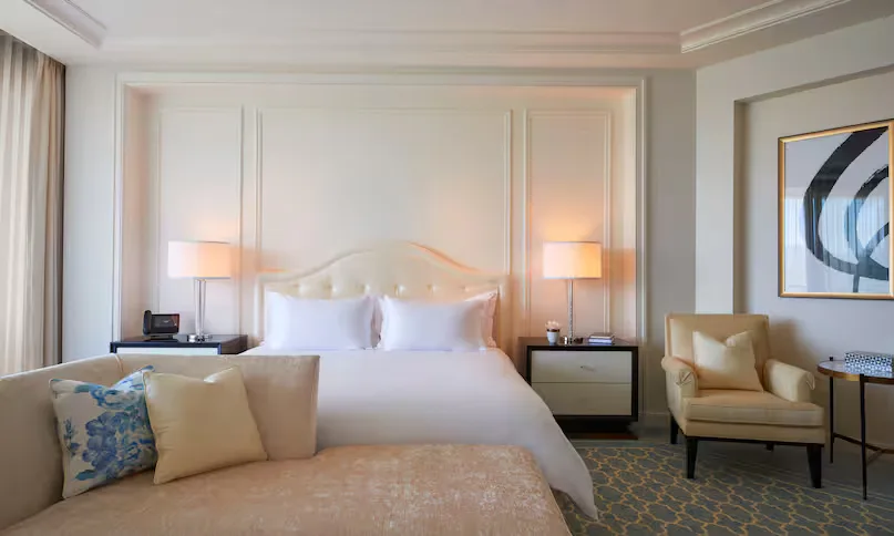 waldorf-astoria-beverly-hills-los-angeles-beverly-hills-king-room-with-terrace-and-view_10103