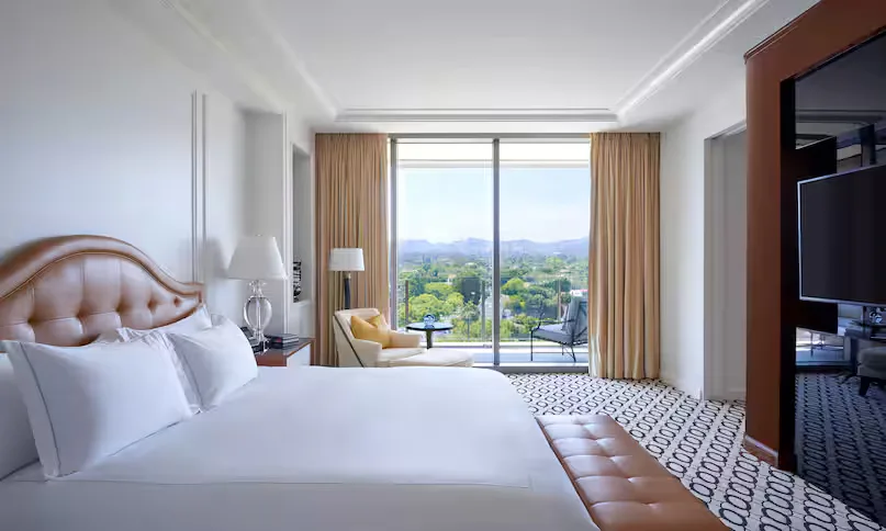 waldorf-astoria-beverly-hills-los-angeles-waldorf-penthouse-suite-01_10103