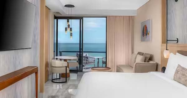 waldorf-astoria-cancun-deluxe-ocean-front-king-bed-guestroom_11640