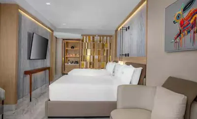 OCEAN FRONT 2 QUEEN BEDS GUESTROOM