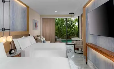 SWIM UP POOL 2 QUEEN BED GUESTROOM