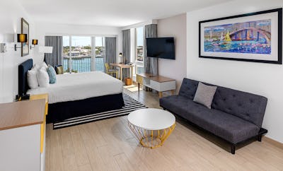 Harbour Premium Balcony