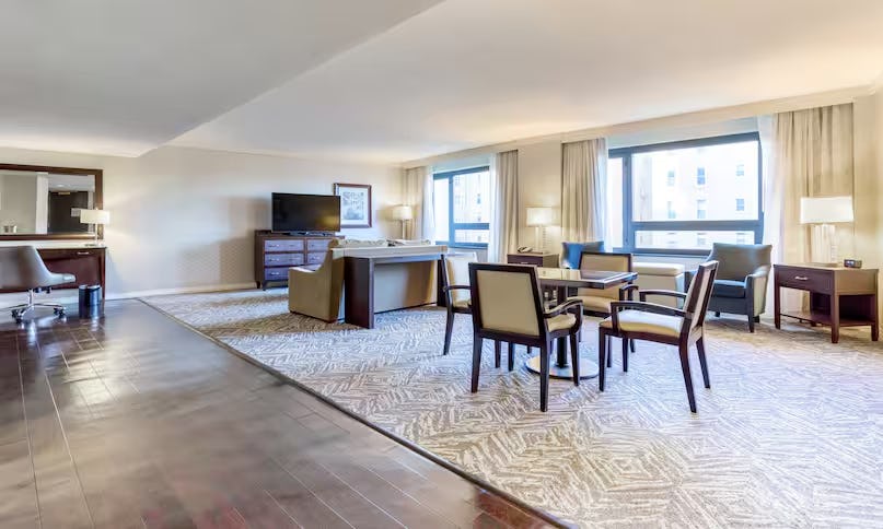 Dupont Suite 1 King Bed