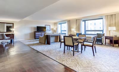 Dupont Suite 1 King Bed