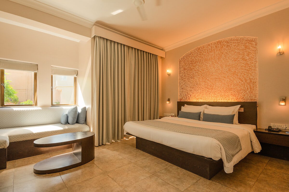 whispering-palms-beach-resort-goa-studio-suite_1333