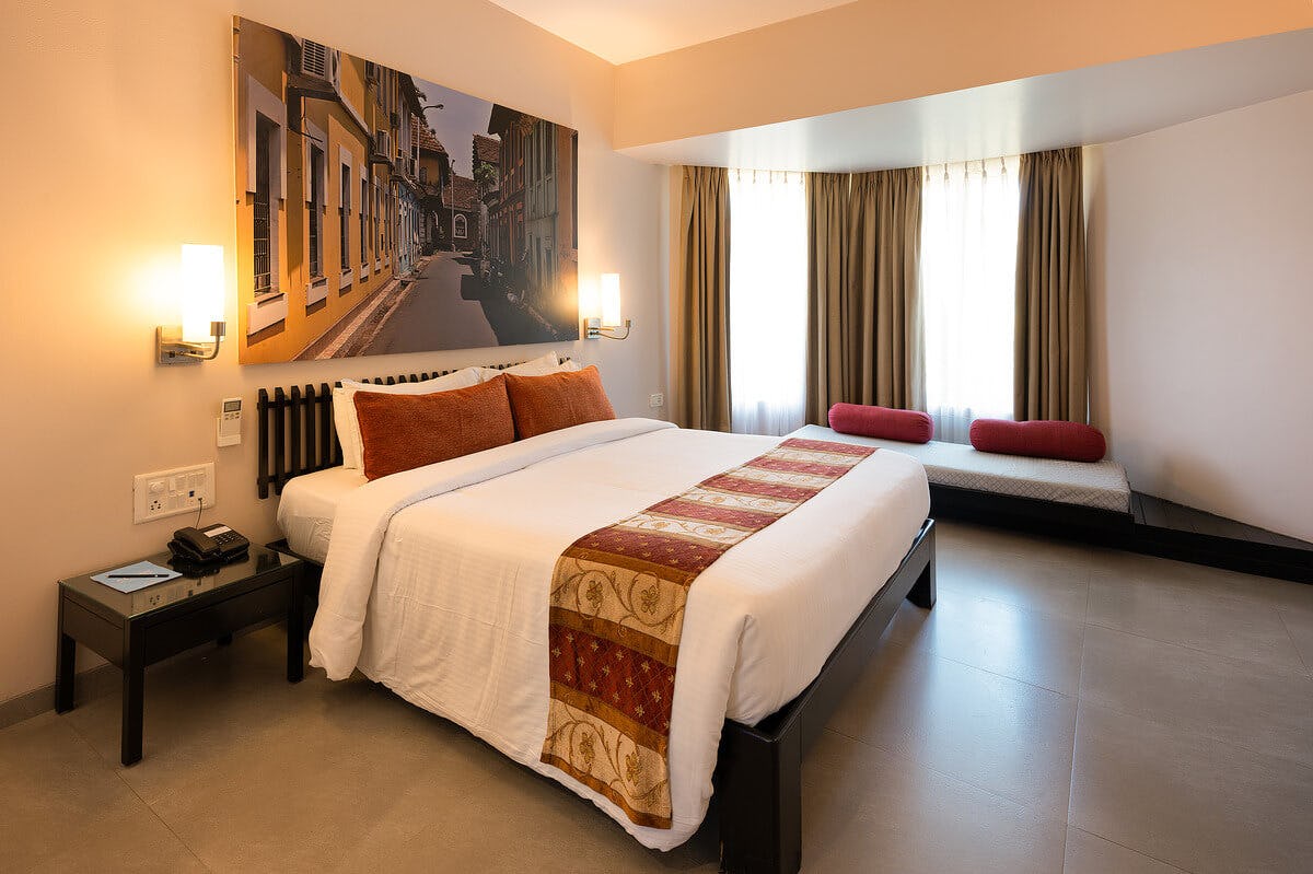 whispering-palms-beach-resort-goa-villa-premium-room_1333