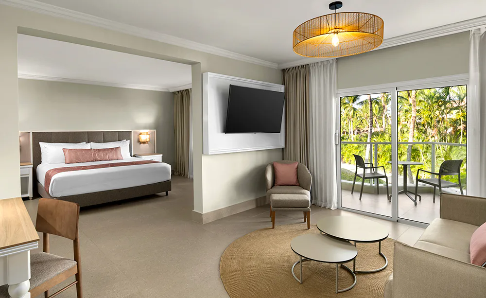 Standard Walk-Out Tropical View