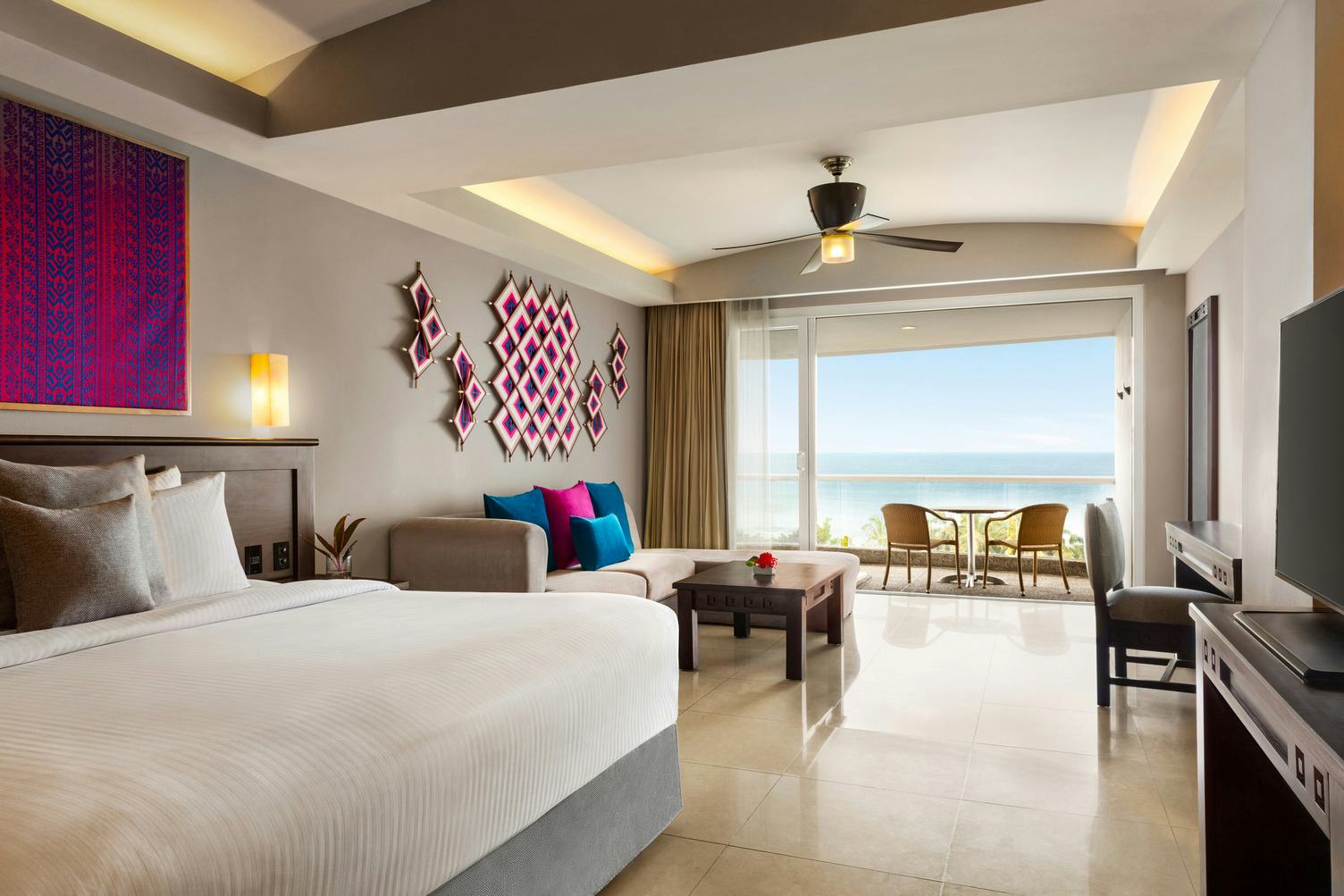 wyndham-alltra-vallarta-all-inclusive-resort-mexico-club-junior-suite-ocean-view_9246