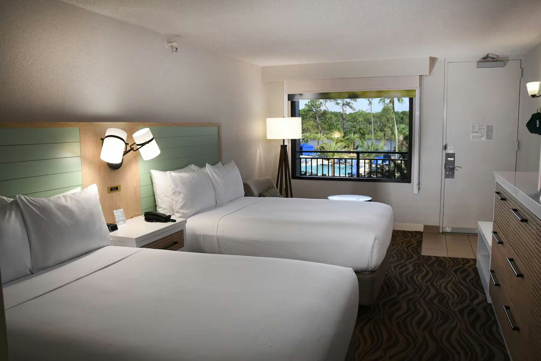 wyndham-garden-lake-buena-vista-disney-springs-resort-area-orlando-2-double-beds-lake-view-non-smoking_8471