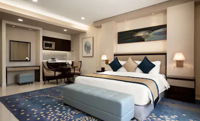 2-Bedroom Apartment with Club Lounge Access - Non Smoking