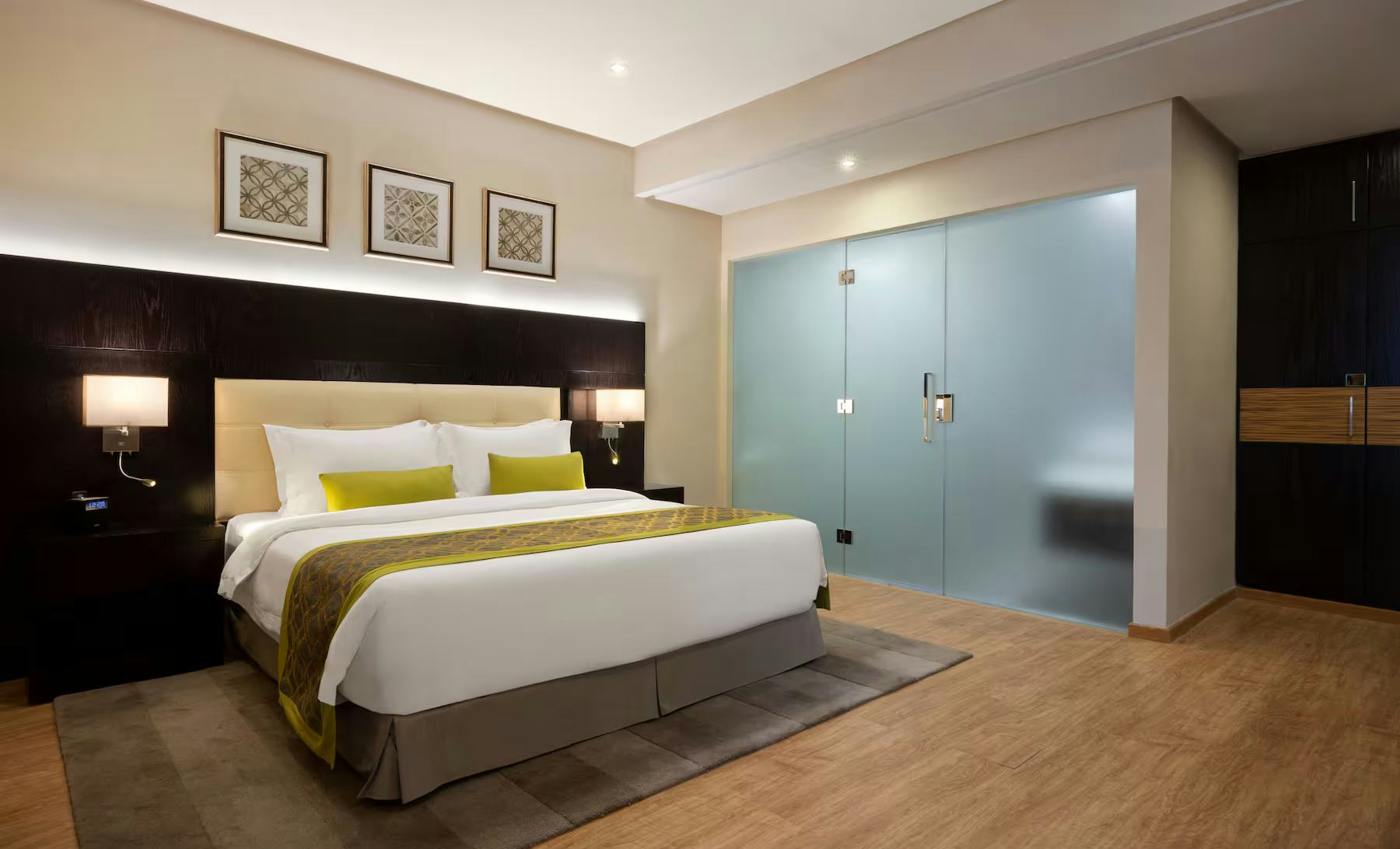 wyndham-garden-manama-bahrain-3-bedroom-apartment-with-club-lounge-access-non-smoking_9986