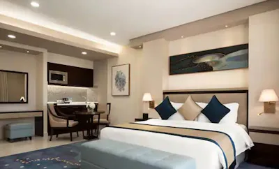 Deluxe room with Club Lounge access