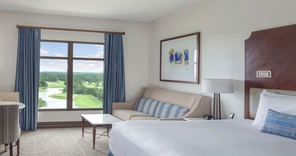 wyndham-grand-orlando-resort-bonnet-creek-deluxe-room-01_3537