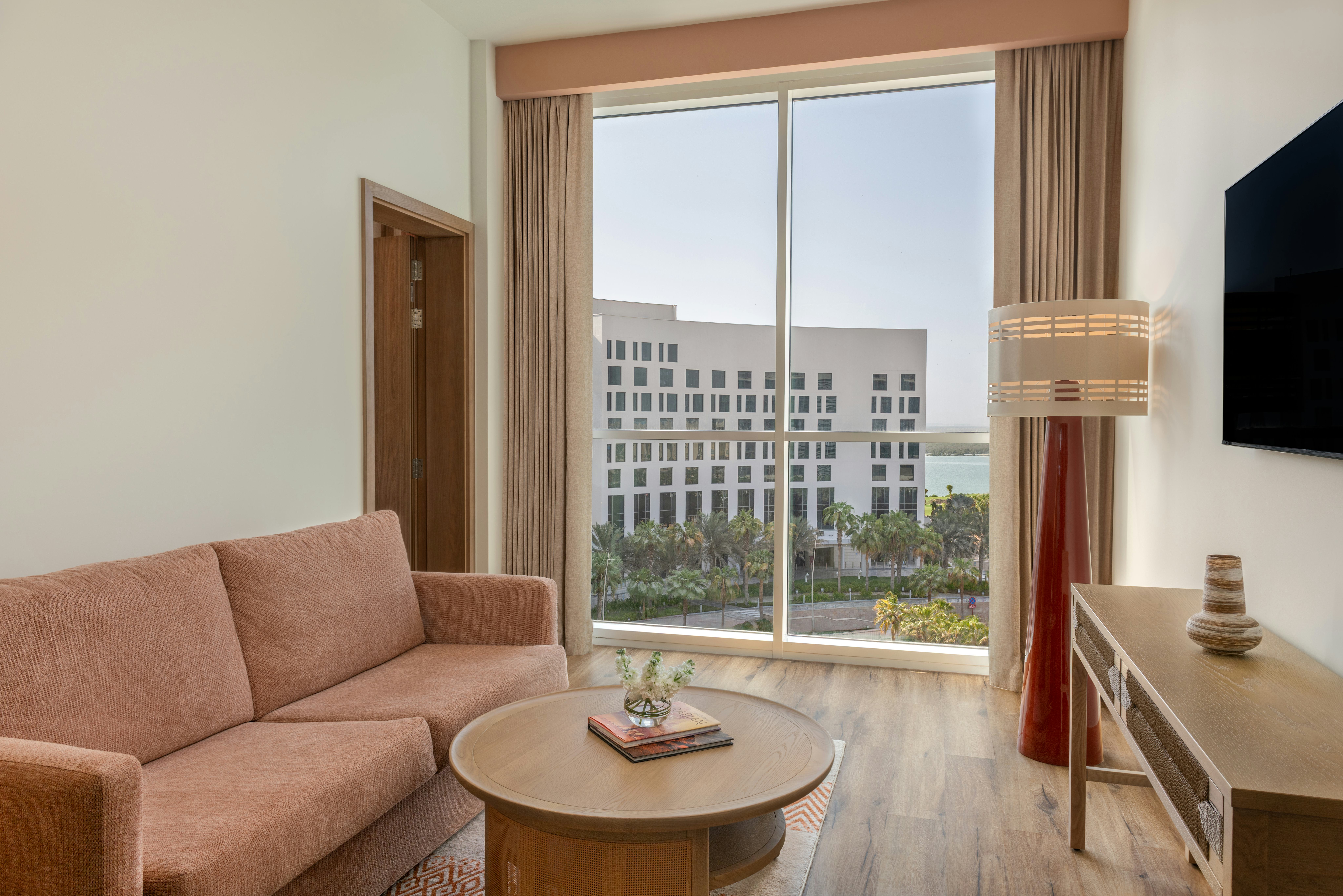 Deluxe Family Queen Room Plaza View