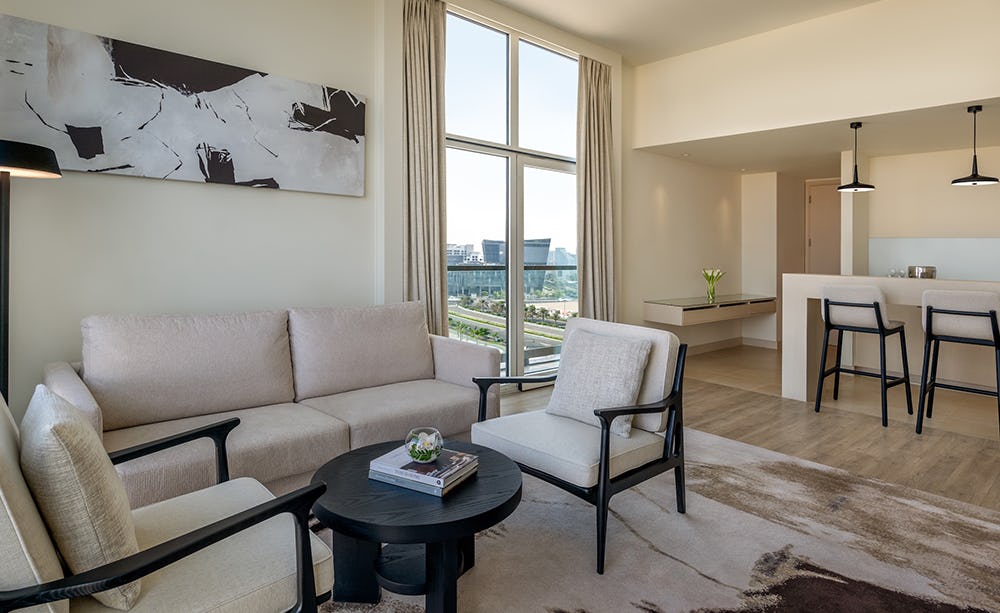 yas-plaza-marina-abu-dhabi-two-bedroom-suite-01_2132