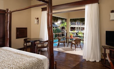 Romantic Junior Suite Pool View